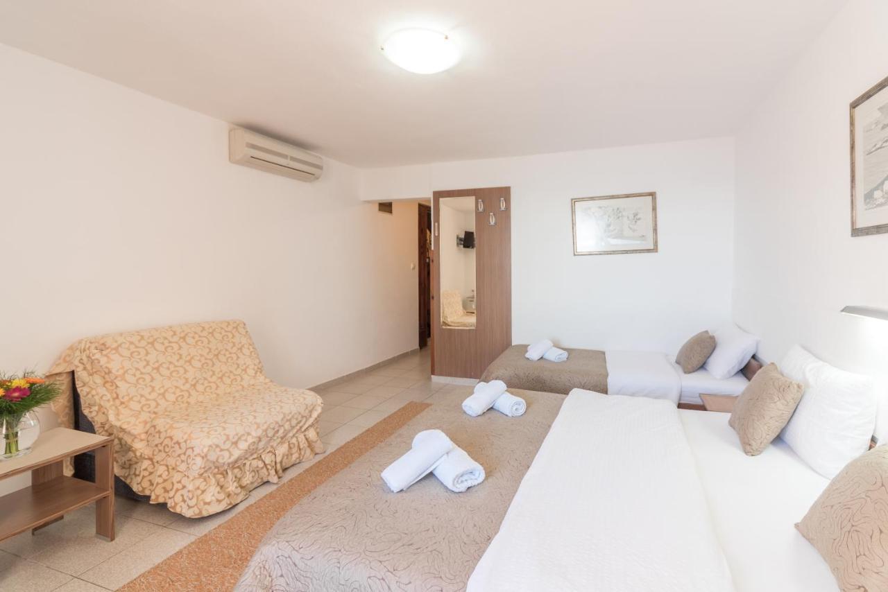 R Club Apartments Old Town ブドヴァ エクステリア 写真